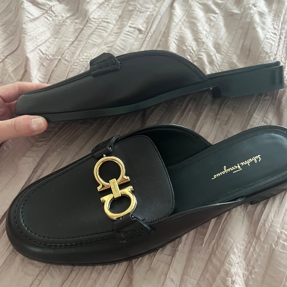 Authentic Ferragamo black leather mules with one silver one gold logo size 10 - Picture 2 of 5